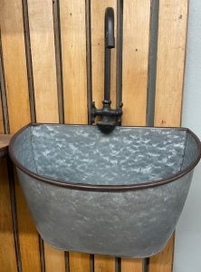 Hanging Wash Tub with Faucet