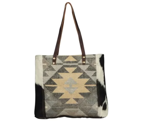 Myra - Quaint Tote Bag