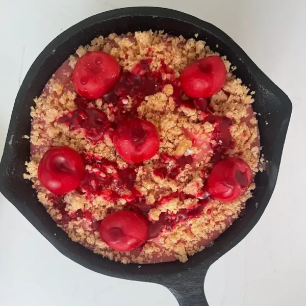 8 oz Cherry Cobbler Iron Skillet Candle