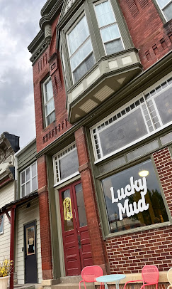 Lucky Mud is Hosting a Girls Night Out Crafts and Cocktails on Thursday August 27th